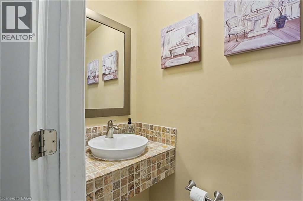 4 - 661 FRANCIS ROAD Image 12