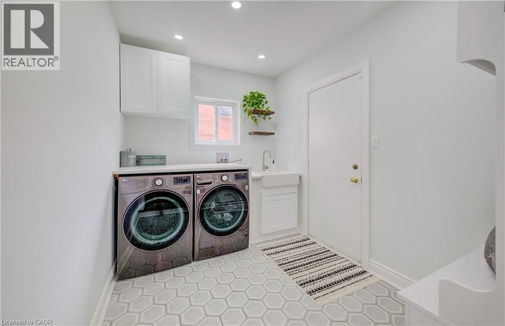 643 PHOEBE CRESCENT Image 11