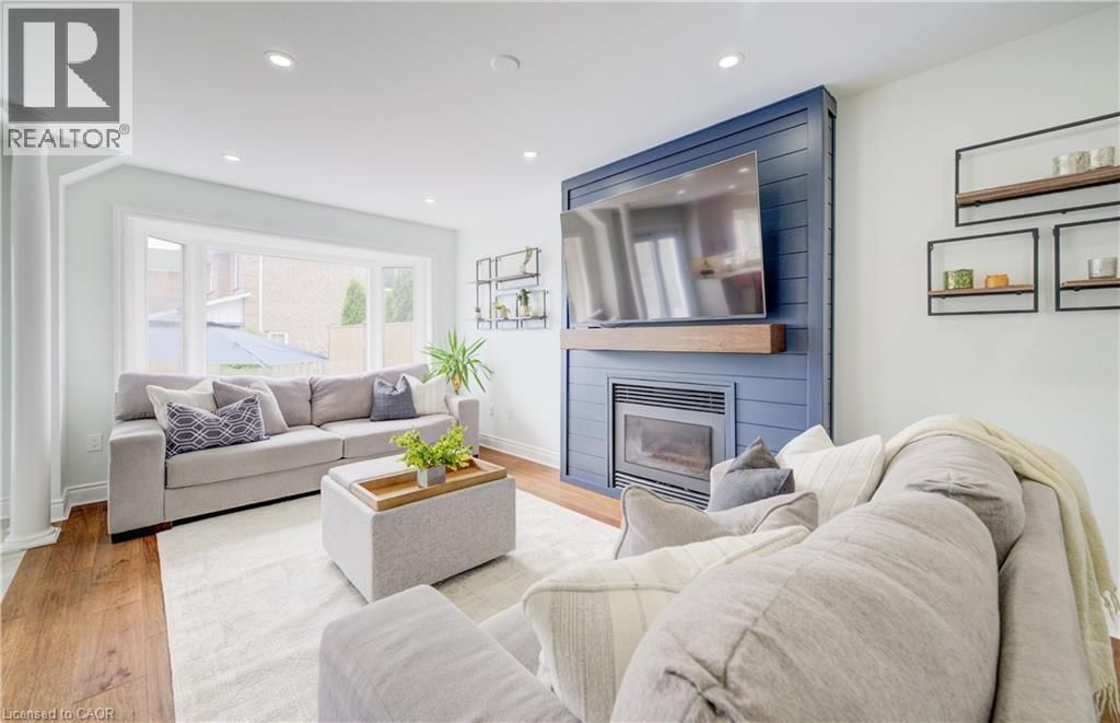 643 PHOEBE CRESCENT Image 17