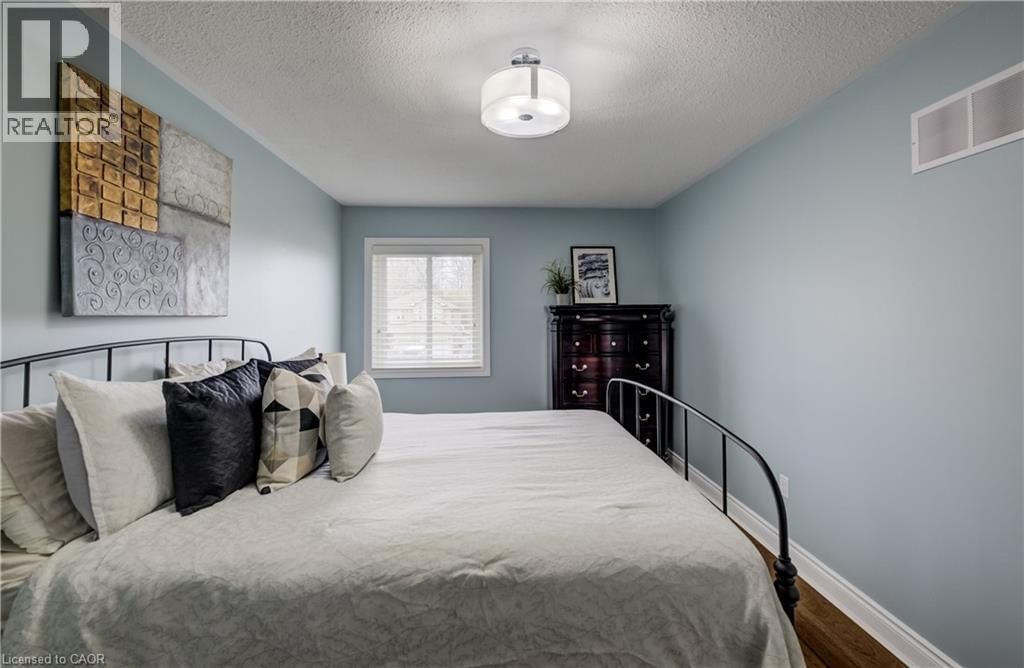 643 PHOEBE CRESCENT Image 28