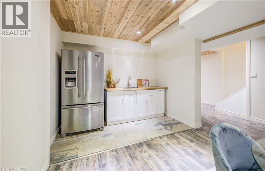 643 PHOEBE CRESCENT Image 37