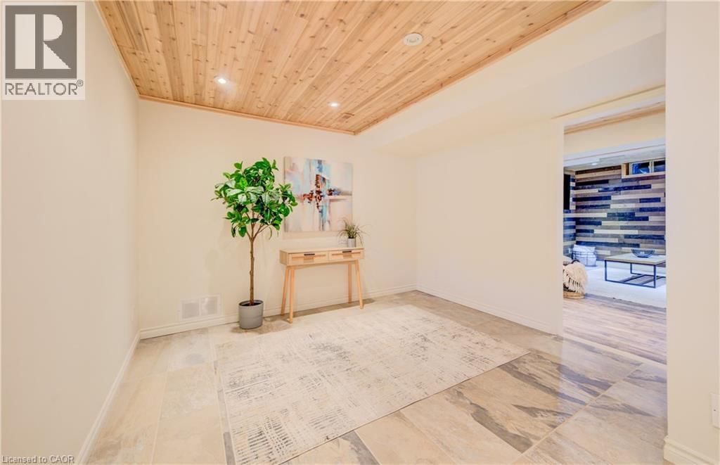 643 PHOEBE CRESCENT Image 39