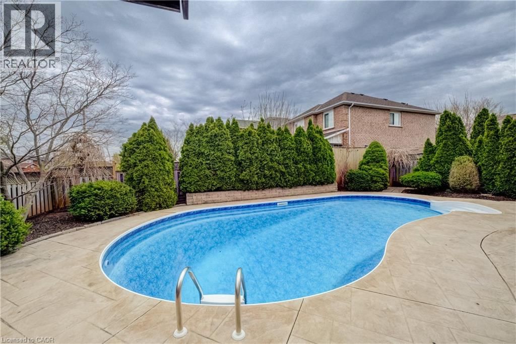 643 PHOEBE CRESCENT Image 45