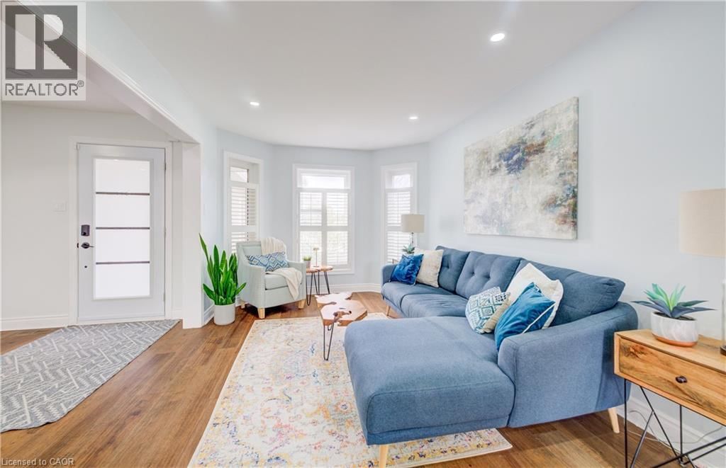 643 PHOEBE CRESCENT Image 8