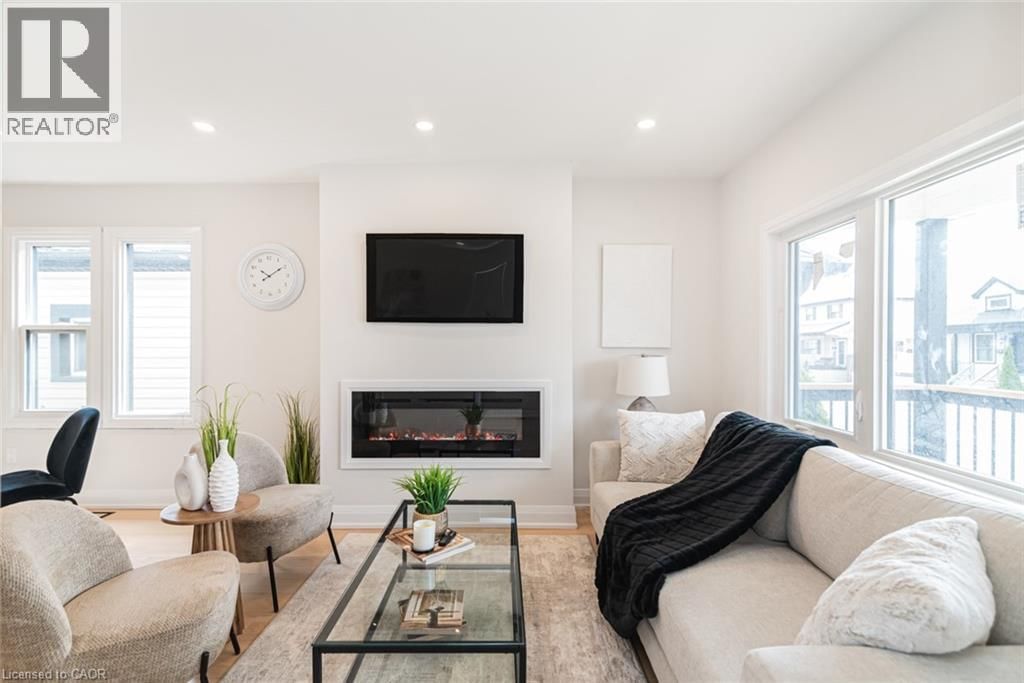 297 BRITANNIA AVENUE Image 1