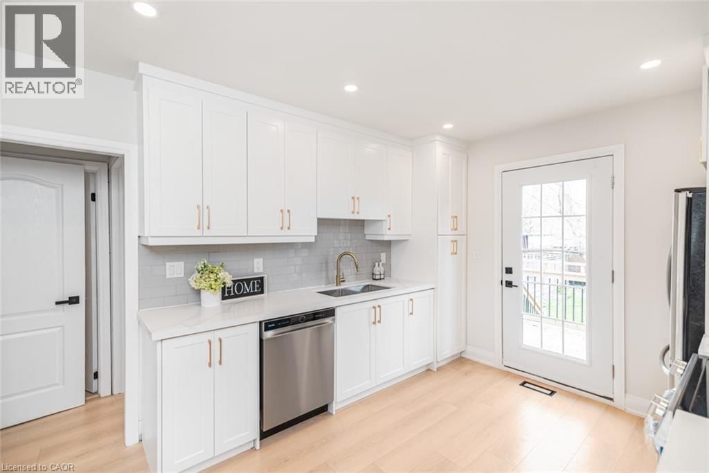 297 BRITANNIA AVENUE Image 16