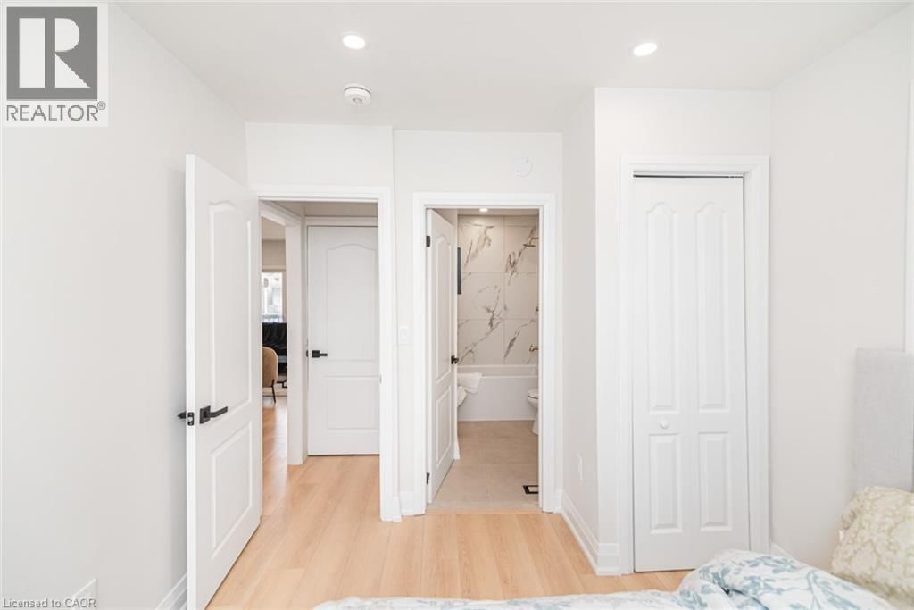 297 BRITANNIA AVENUE Image 27