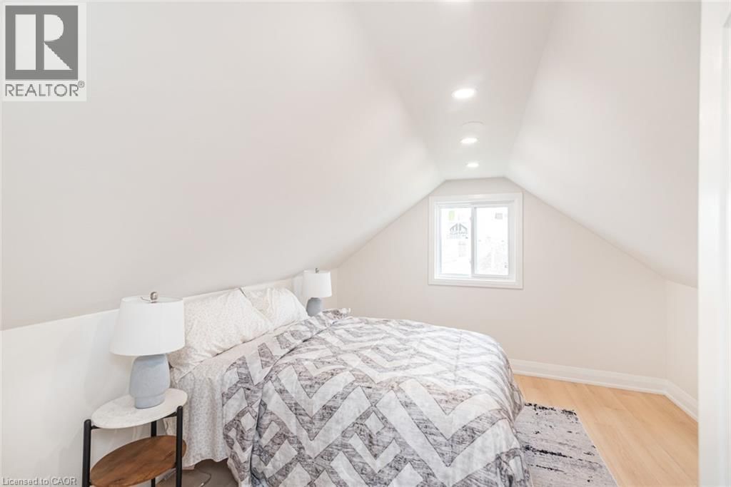 297 BRITANNIA AVENUE Image 33