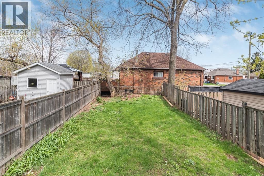 297 BRITANNIA AVENUE Image 45