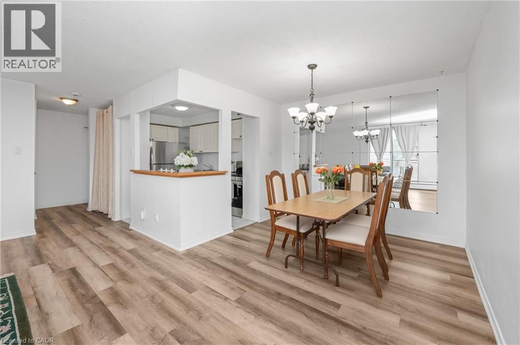 1501 - 975 WARWICK COURT Image 10