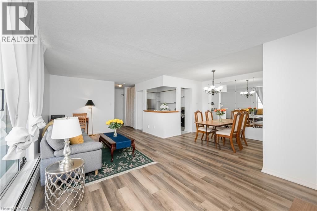 1501 - 975 WARWICK COURT Image 9