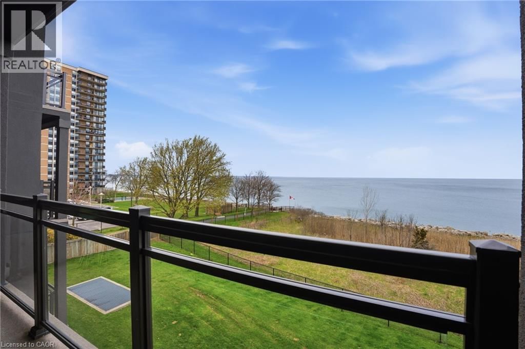 330 - 35 SOUTHSHORE CRESCENT Image 18