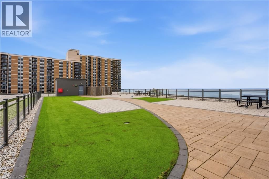 330 - 35 SOUTHSHORE CRESCENT Image 21