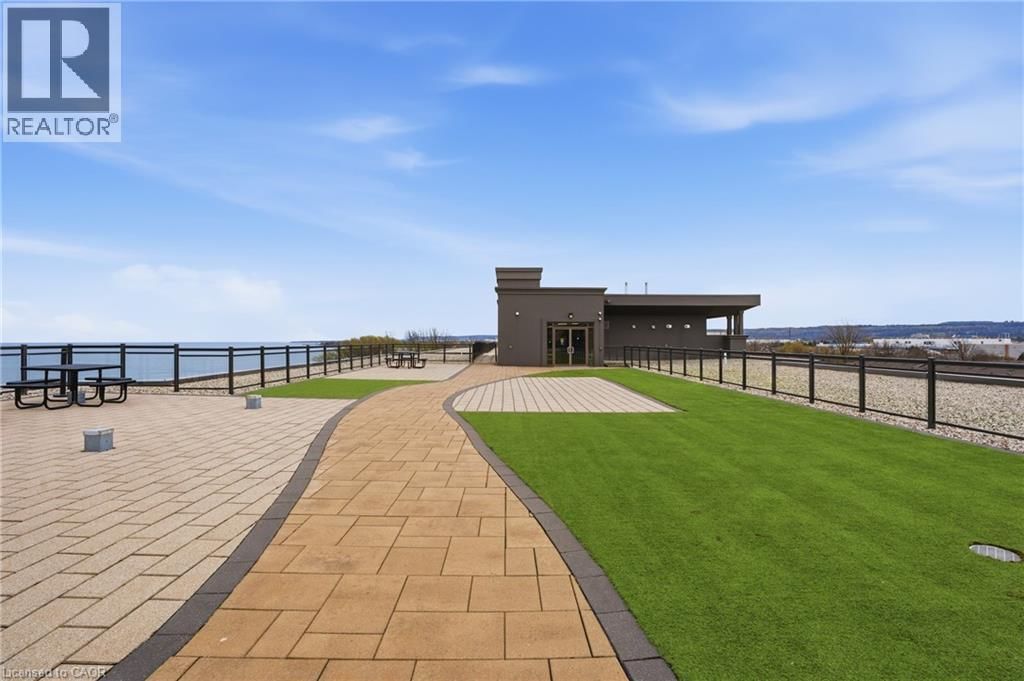 330 - 35 SOUTHSHORE CRESCENT Image 22