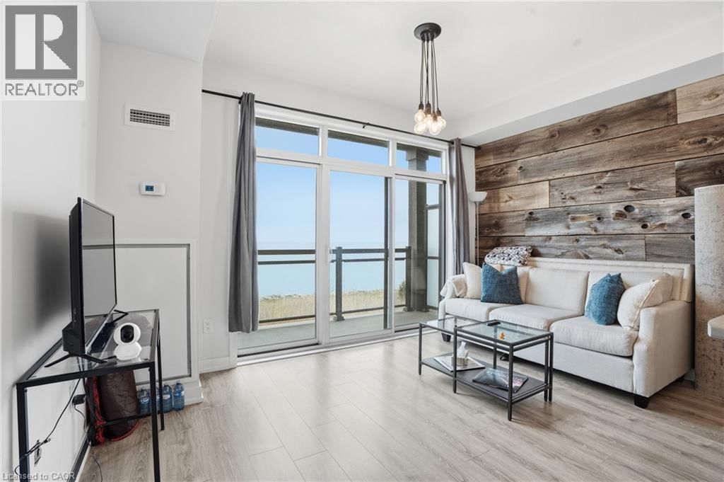 330 - 35 SOUTHSHORE CRESCENT Image 4