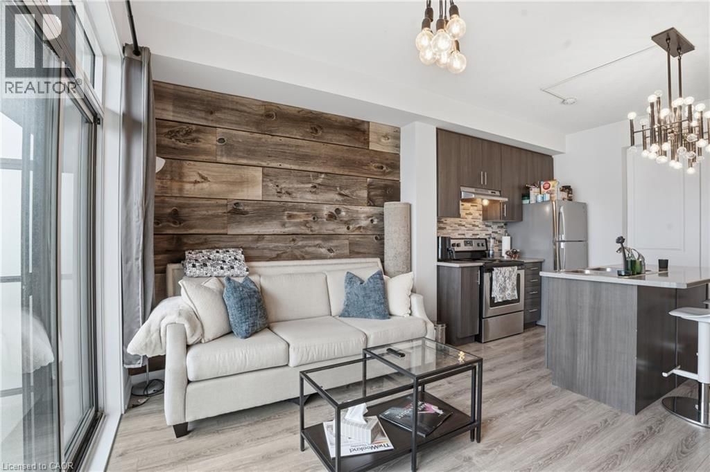 330 - 35 SOUTHSHORE CRESCENT Image 6