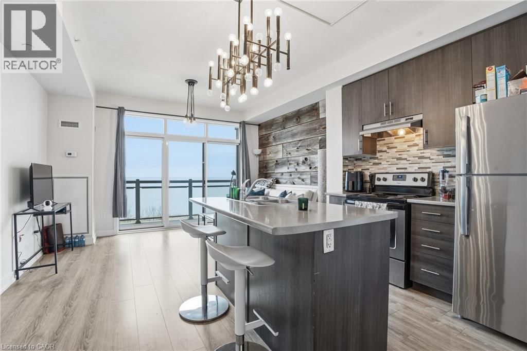 330 - 35 SOUTHSHORE CRESCENT Image 8