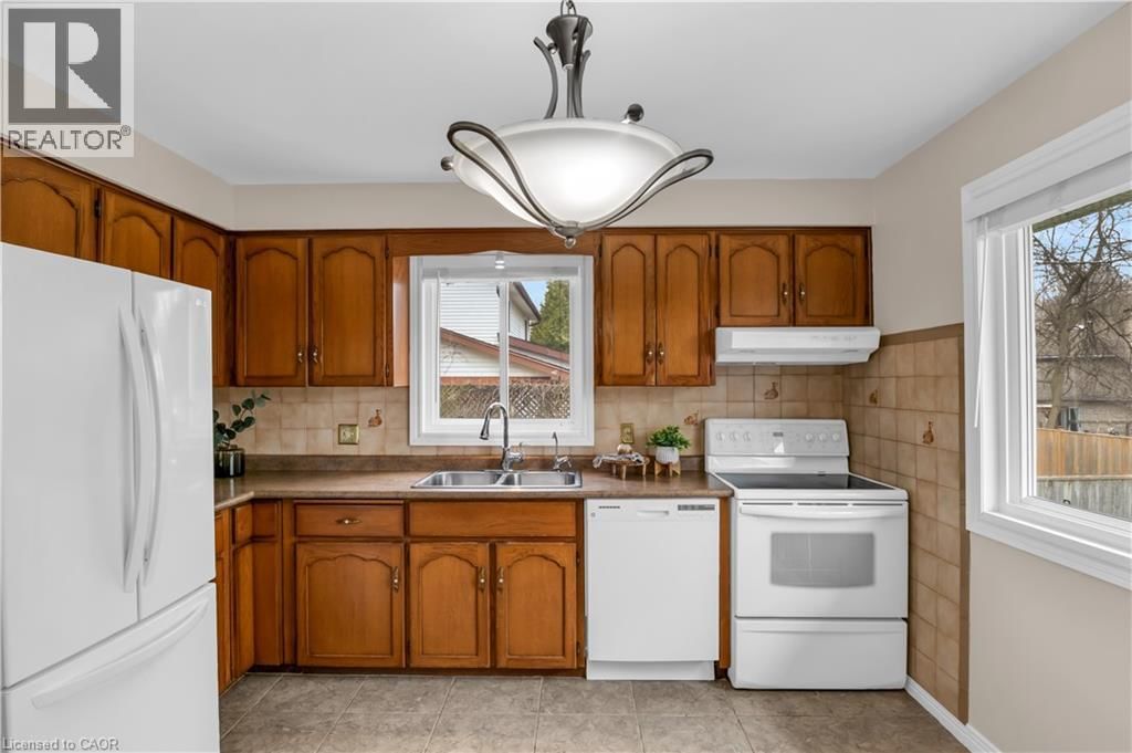 318 BURNETT AVENUE Image 12