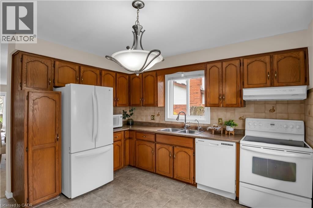 318 BURNETT AVENUE Image 13