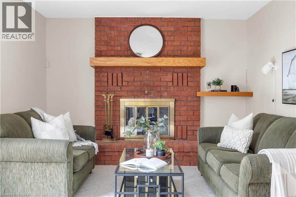 318 BURNETT AVENUE Image 15