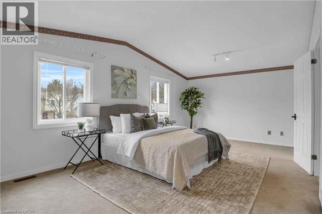 318 BURNETT AVENUE Image 19