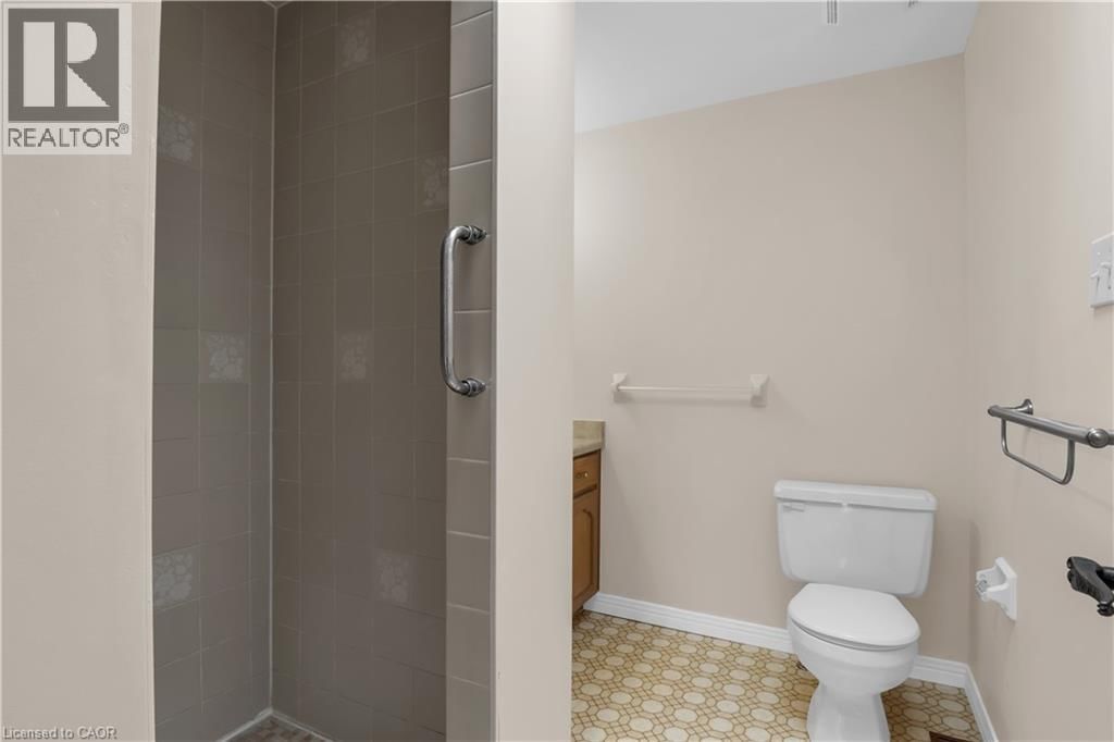 318 BURNETT AVENUE Image 22