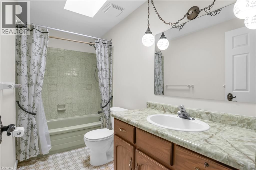 318 BURNETT AVENUE Image 26