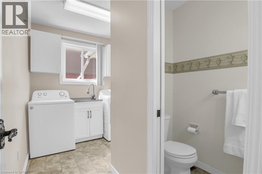 318 BURNETT AVENUE Image 29