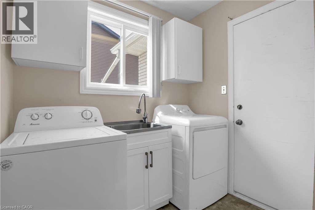 318 BURNETT AVENUE Image 30