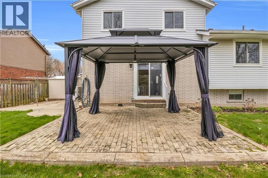 318 BURNETT AVENUE Image 33