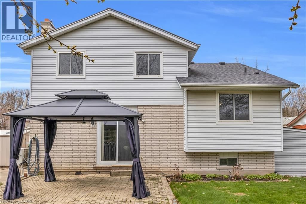 318 BURNETT AVENUE Image 35