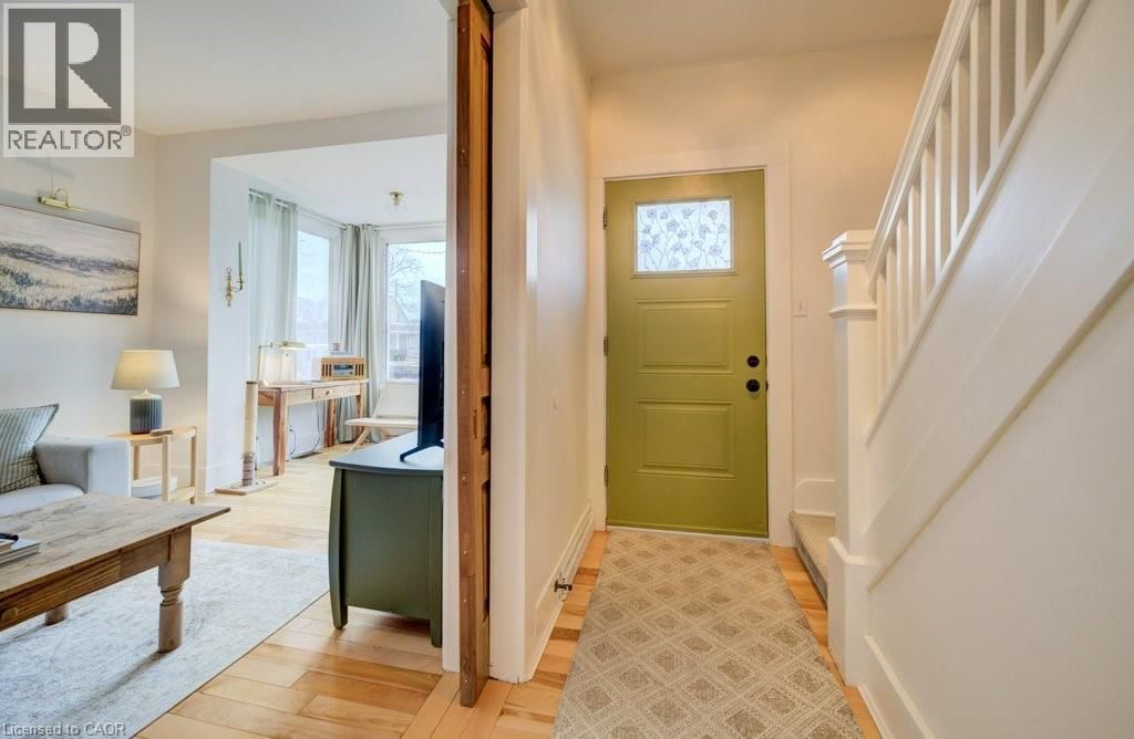 8 SPRING STREET EAST Image 13