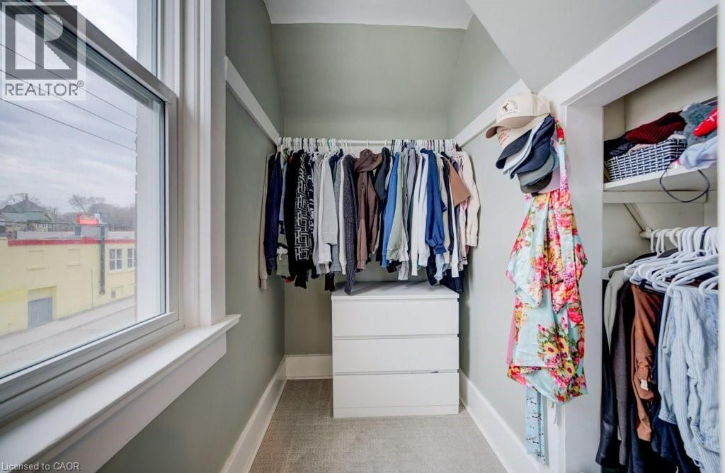 8 SPRING STREET EAST Image 26