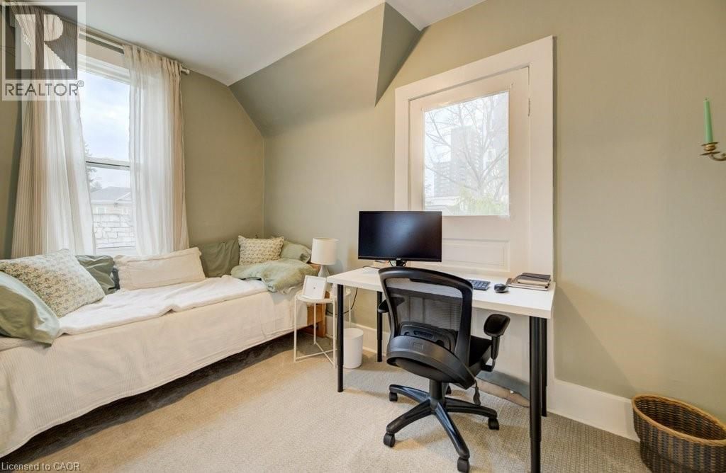 8 SPRING STREET EAST Image 31