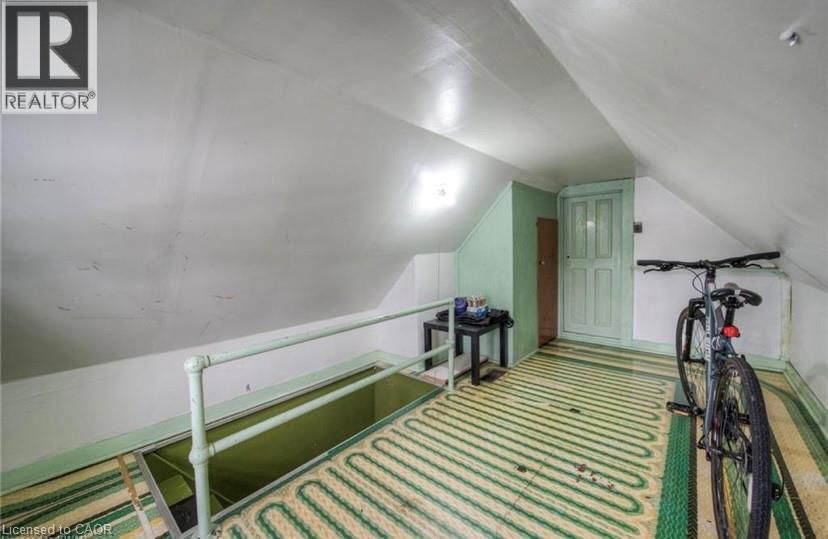 8 SPRING STREET EAST Image 34