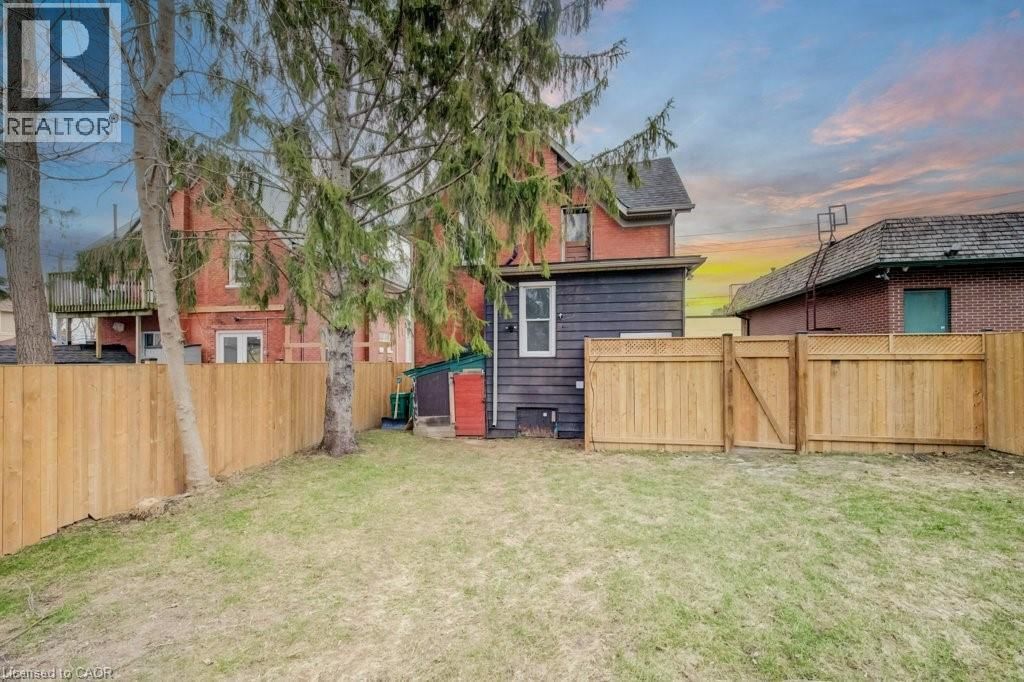 8 SPRING STREET EAST Image 50