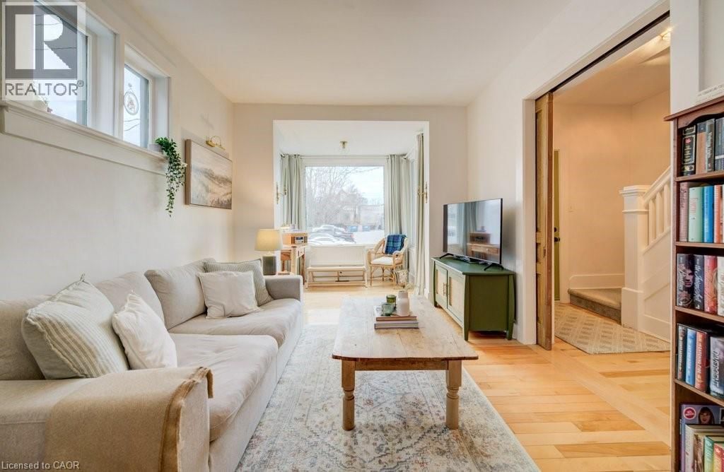 8 SPRING STREET EAST Image 8