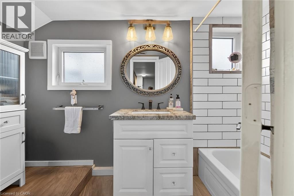 27 BLUE WATER PARKWAY Image 21