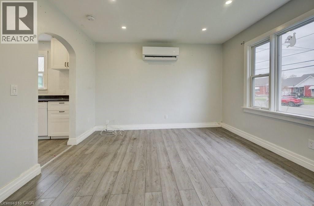 37 CATHERINE STREET Image 10