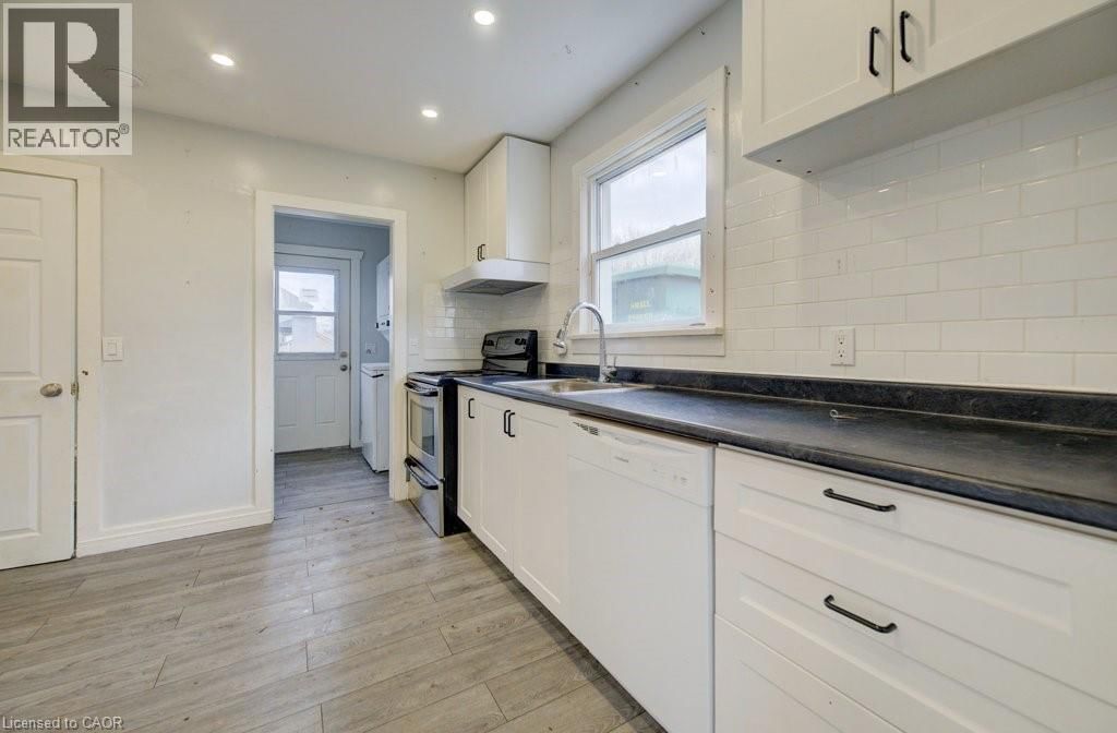 37 CATHERINE STREET Image 11