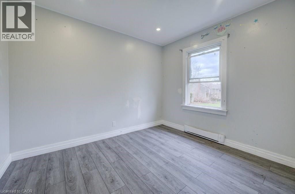 37 CATHERINE STREET Image 16