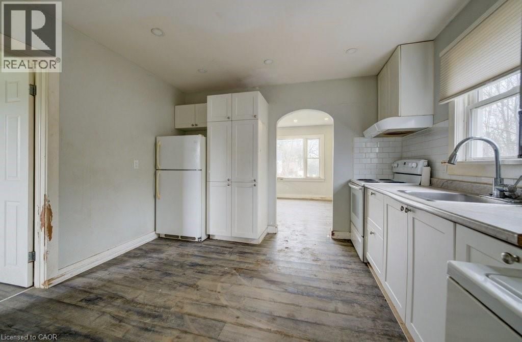 37 CATHERINE STREET Image 34