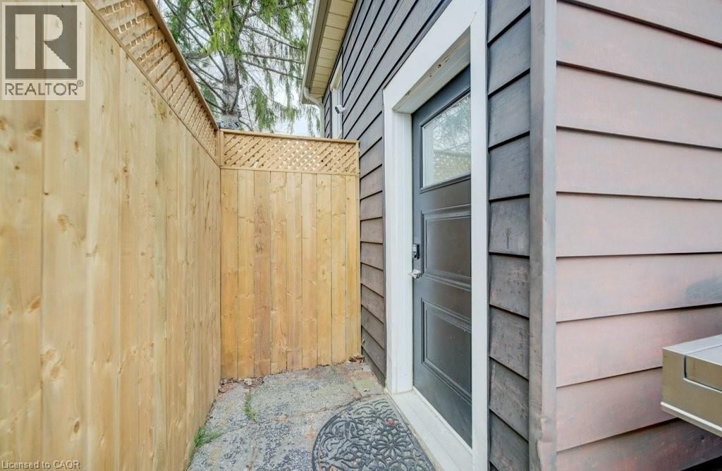 8 SPRING STREET EAST Image 33