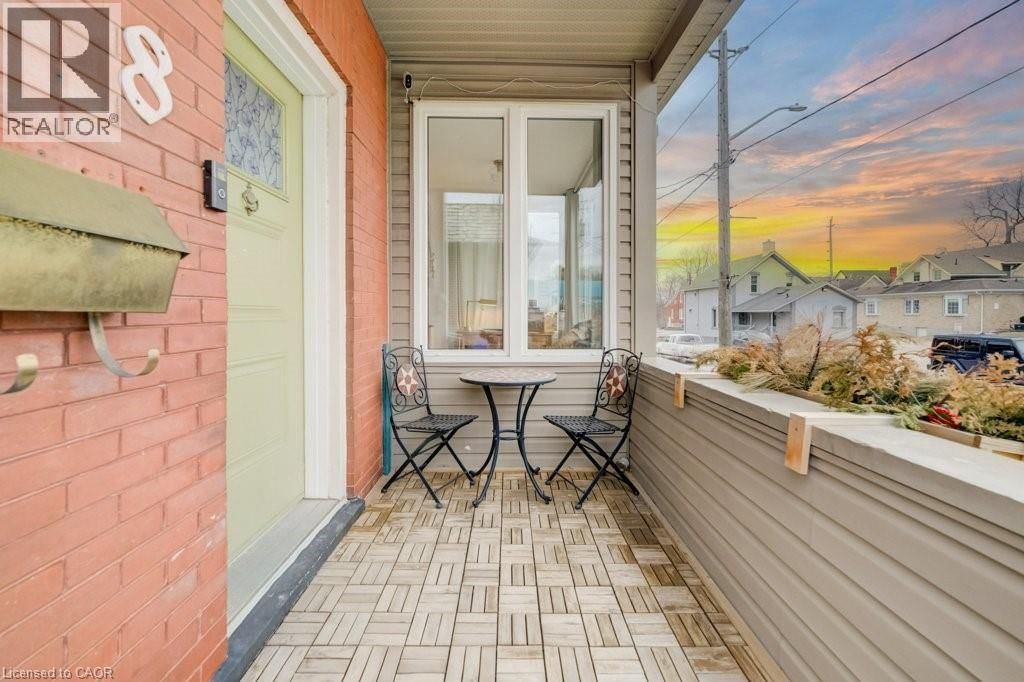 8 SPRING STREET EAST Image 4