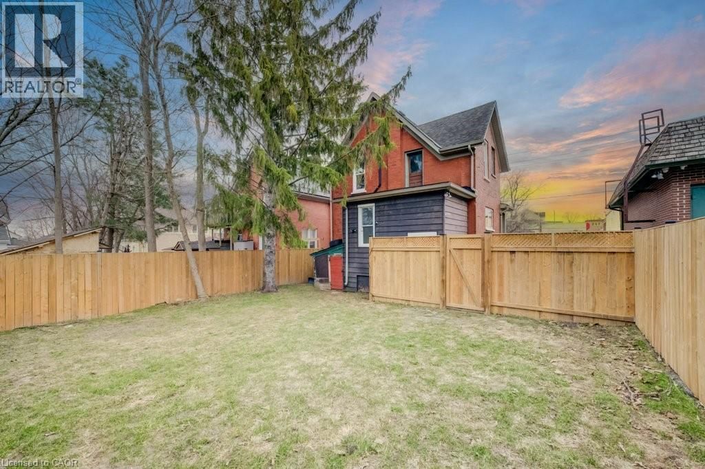 8 SPRING STREET EAST Image 47