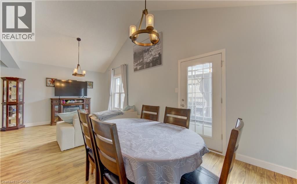 512 HIDDEN CREEK DRIVE Image 15