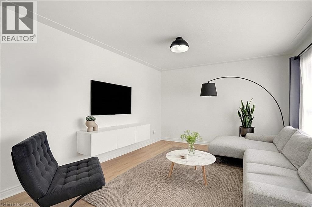 335 SPEEDVALE AVENUE EAST Image 11