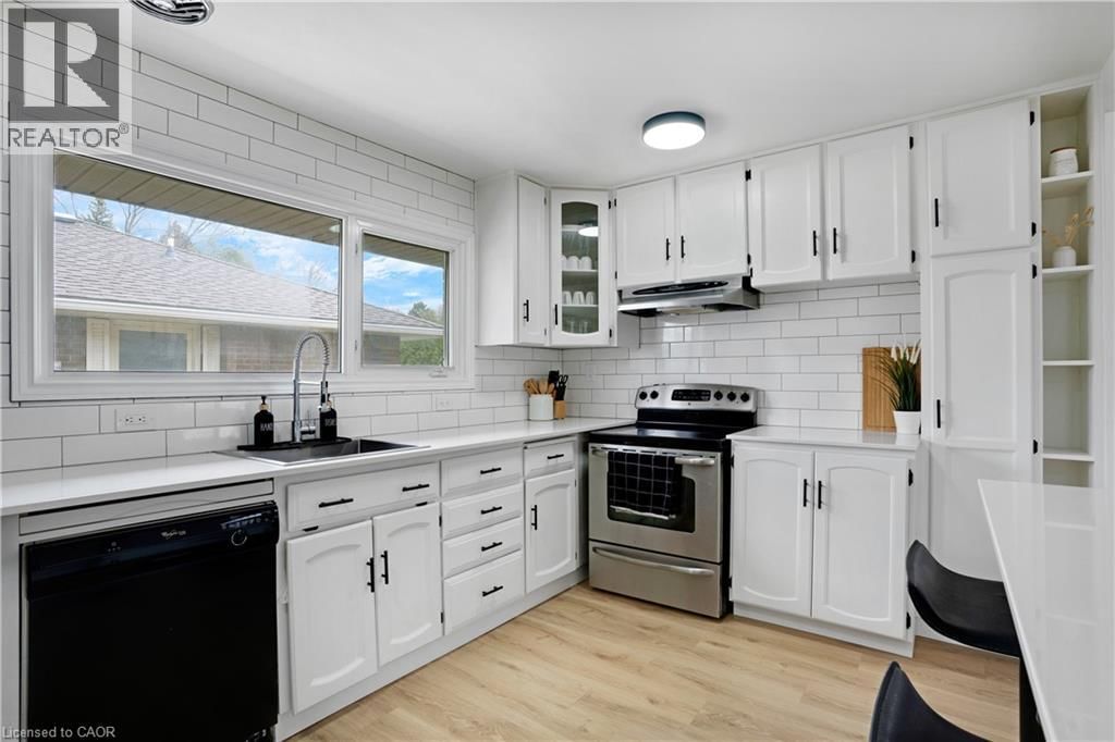 335 SPEEDVALE AVENUE EAST Image 14