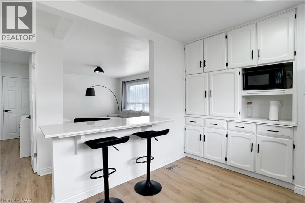 335 SPEEDVALE AVENUE EAST Image 15