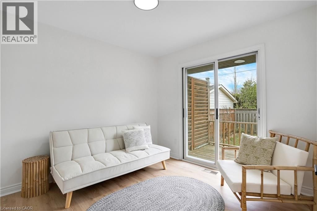 335 SPEEDVALE AVENUE EAST Image 21